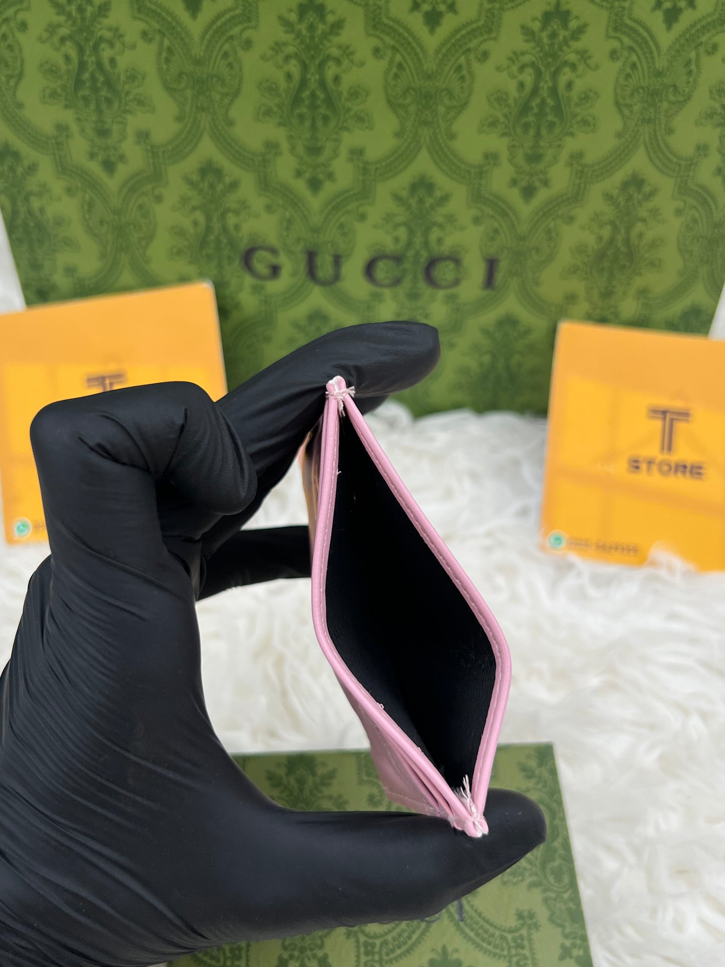 Gucci Pink Plain Logo Cardholder
