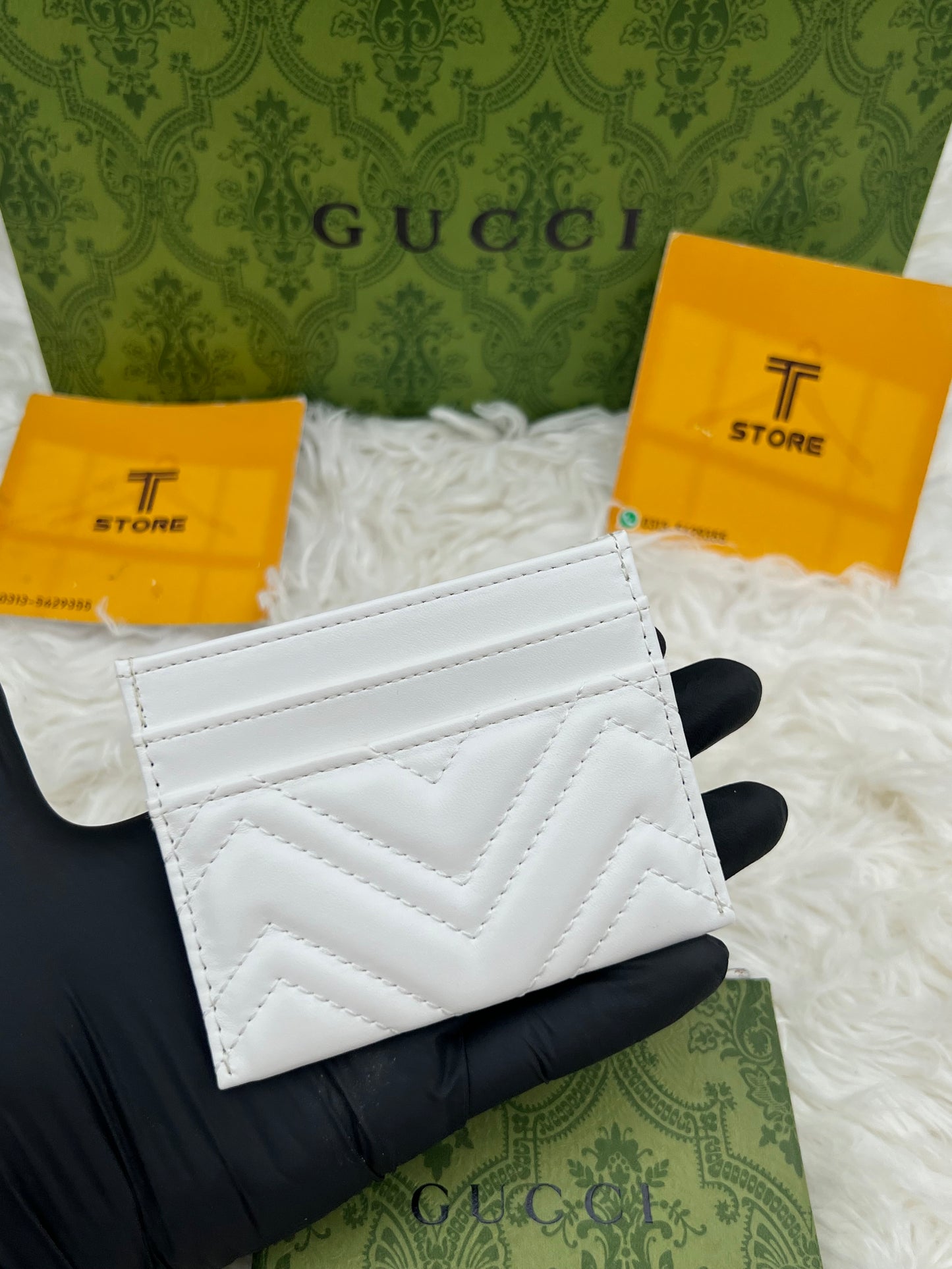 Gucci White Plain Logo Cardholder