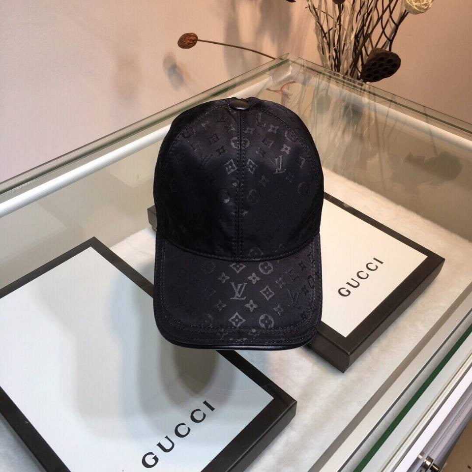 LV Small Logo Printed Plain Black Cap