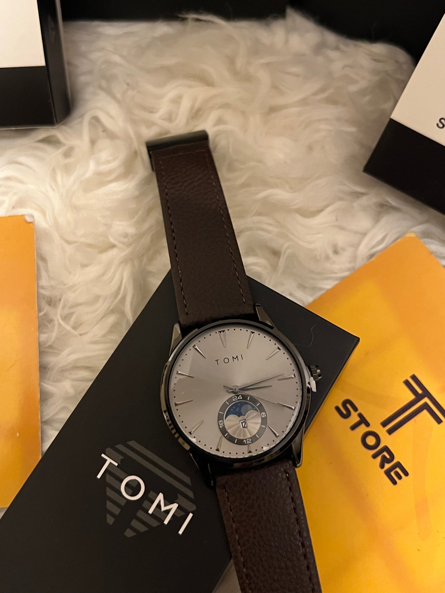 Tomi T-20 Magnetic Brown Strap Watch