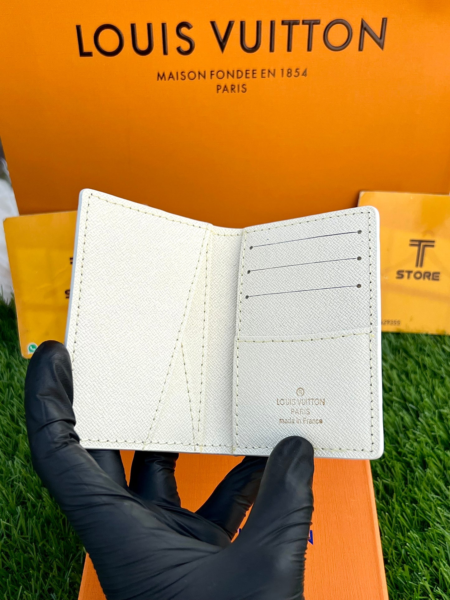 LV White Flower Embossed Pocket Organizer/Cardholder