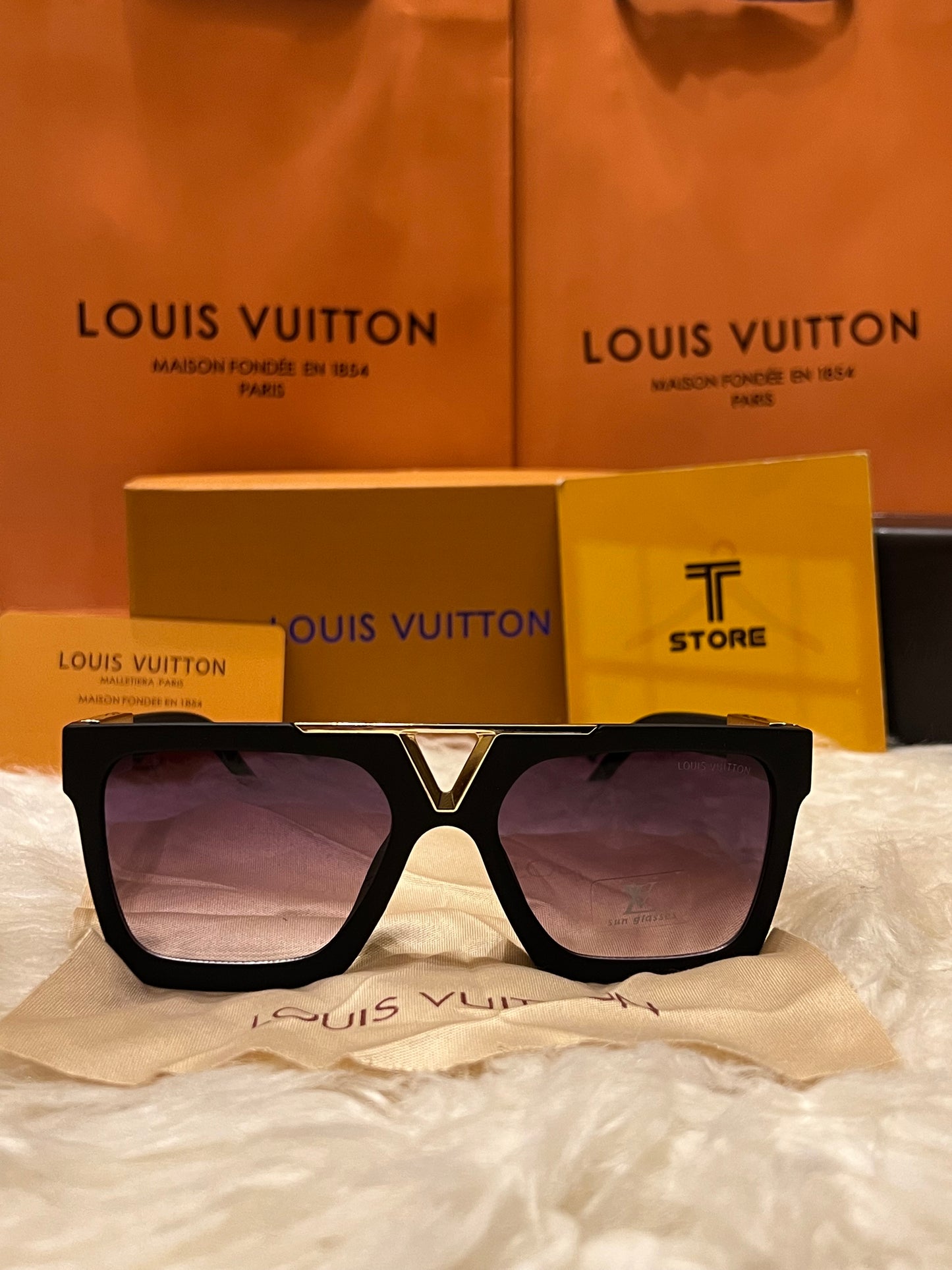 LV Black Unisex Sunglasses