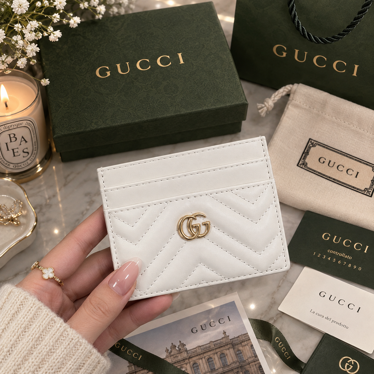 Gucci White Plain Logo Cardholder
