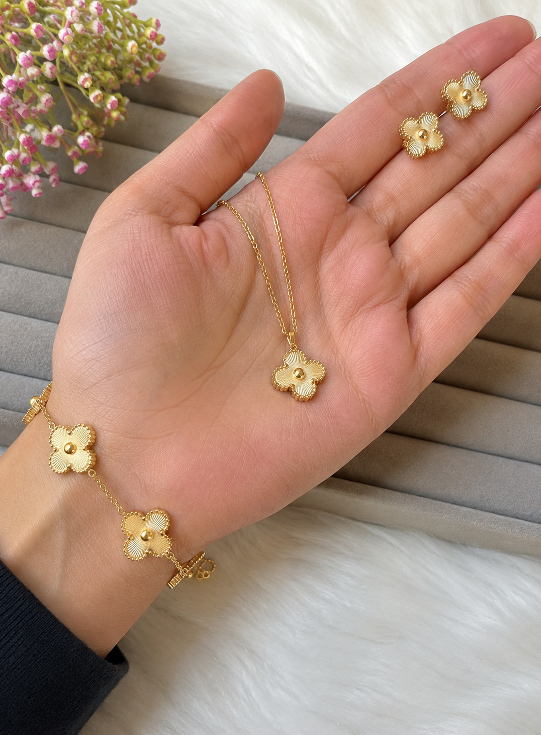 Van Cleef Golden Complete Set