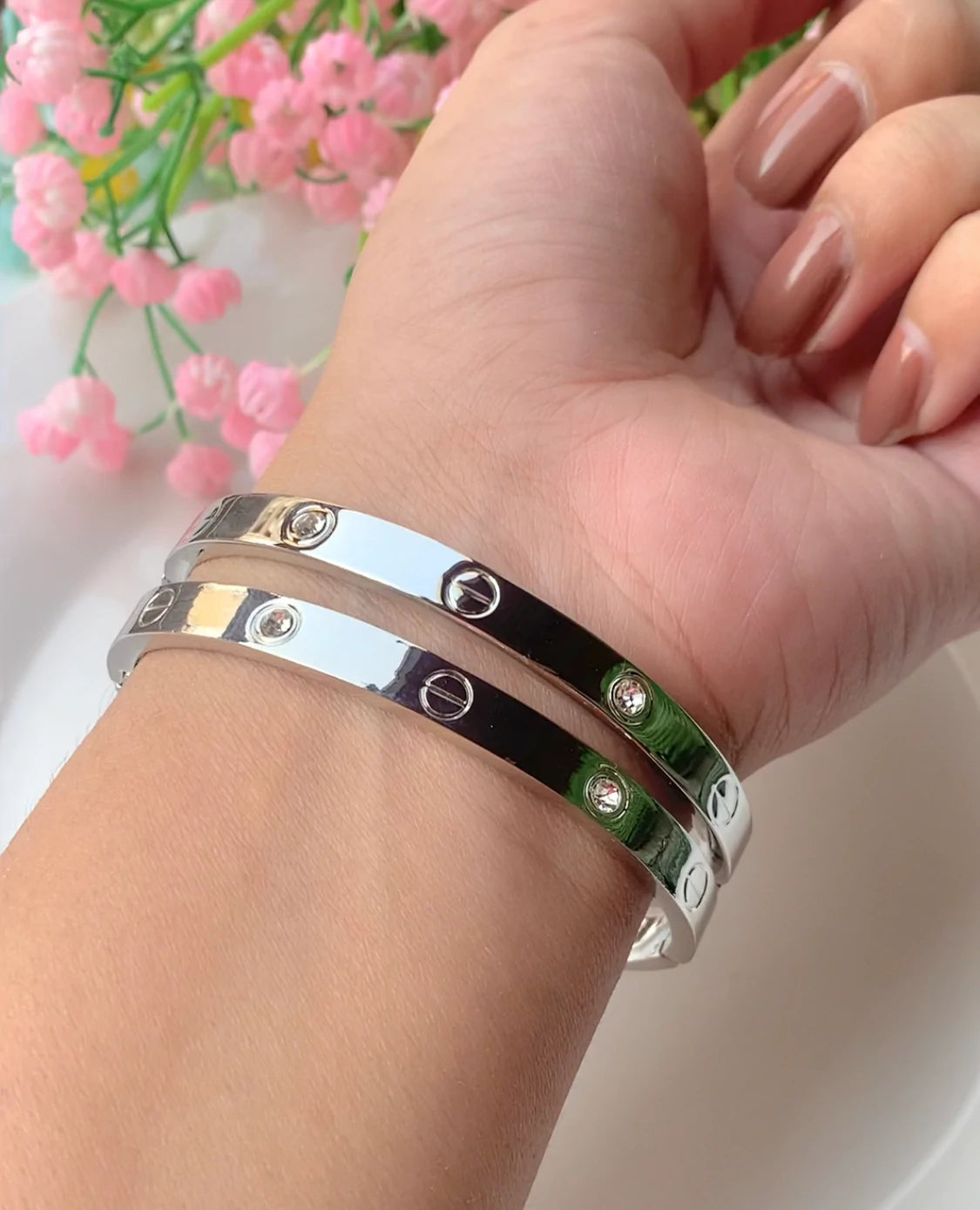 Cartier bracelet women's silver hotsell